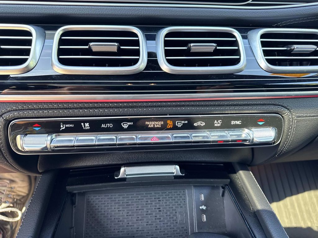 2025 Mercedes Benz GLS 580 4MATIC photo 20
