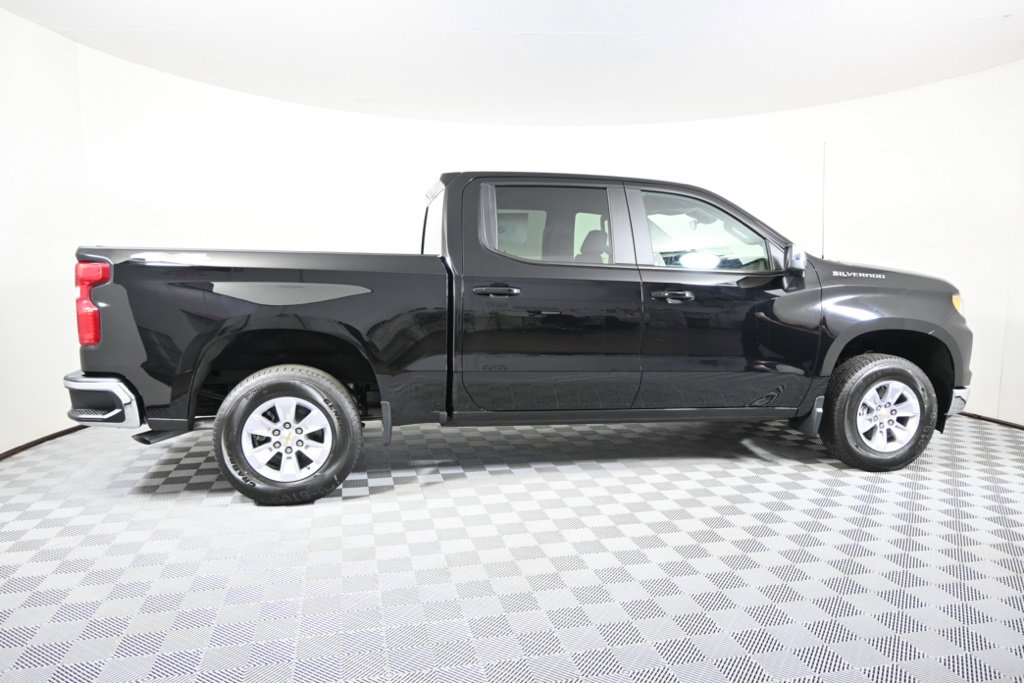 2025 Chevrolet Silverado 1500 LT photo 7