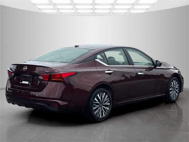 2023 Nissan Altima 2.5 SV photo 7