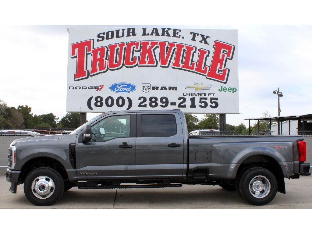 2026 Ford F-350 Super Duty XL's photo