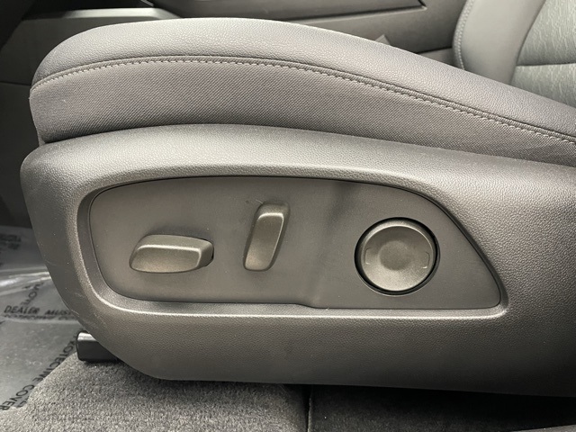 2025 Chevrolet Equinox LT photo 7