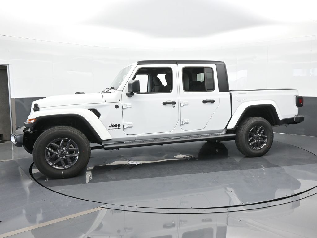 2024 Jeep Gladiator Sport photo 2