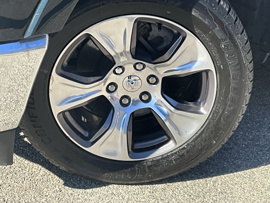 2019 Ram 1500 Laramie photo 4