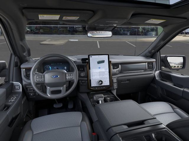 2025 Ford F-150 Lightning Lariat photo 9