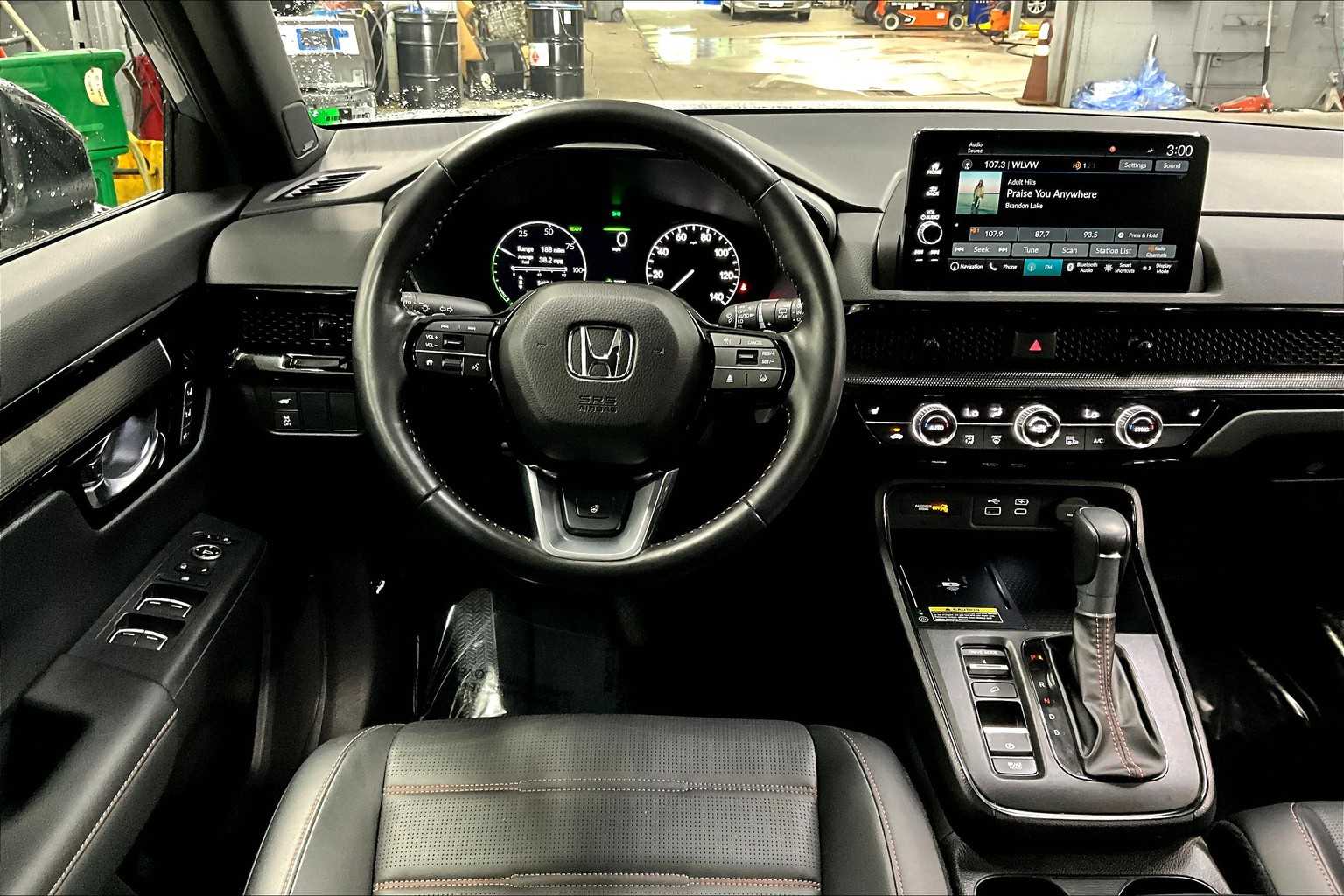 2025 Honda CR-V Hybrid Sport Touring photo 4