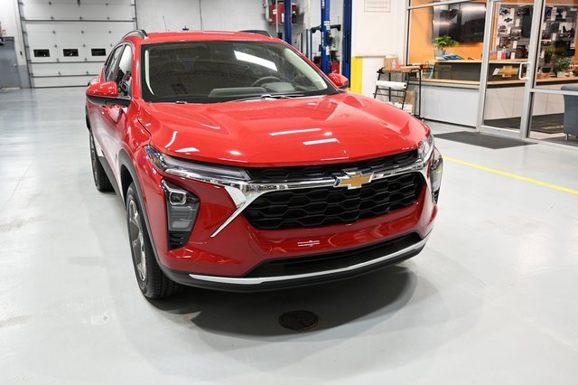 2026 Chevrolet Trax LT photo 3