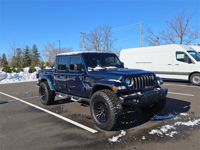 2025 Jeep Gladiator Nighthawk's photo