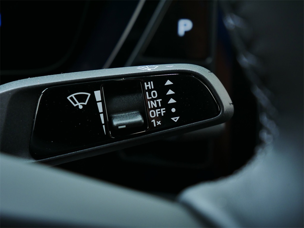 2025 Porsche Macan Electric 4 photo 22