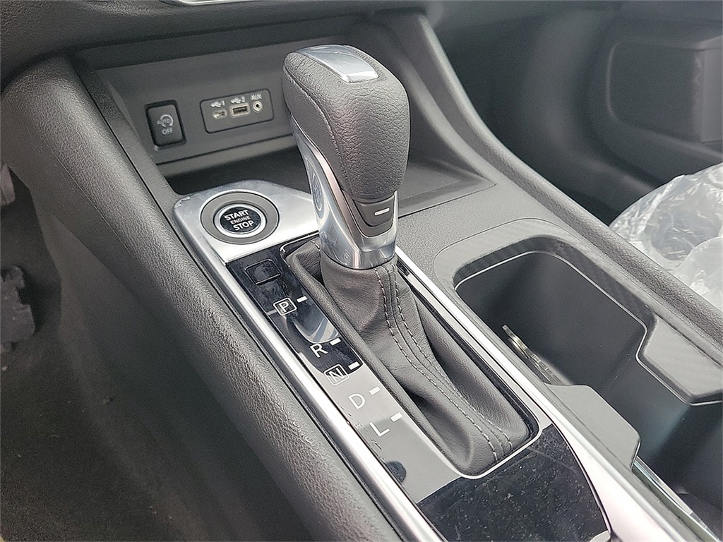 2025 Nissan Sentra SV photo 9