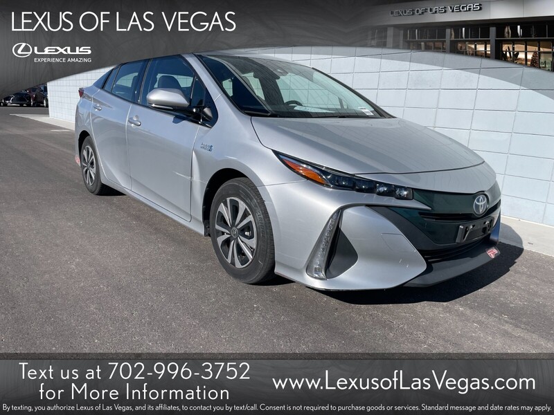 2017 Toyota Prius Prime Plus's photo