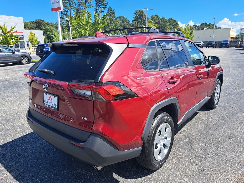2020 Toyota RAV4 LE photo 6