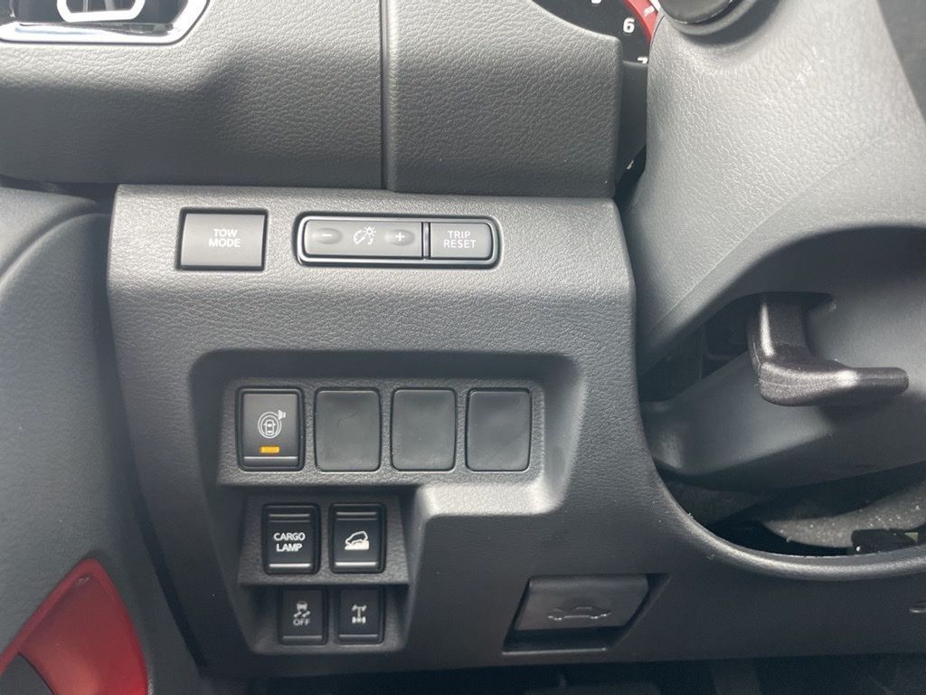 2025 Nissan Frontier PRO-4X photo 18