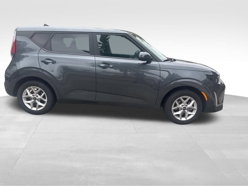 2023 Kia Soul LX photo 12