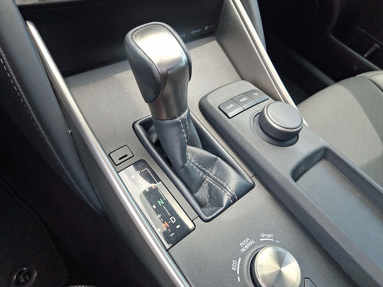 2018 Lexus IS 300 photo 15