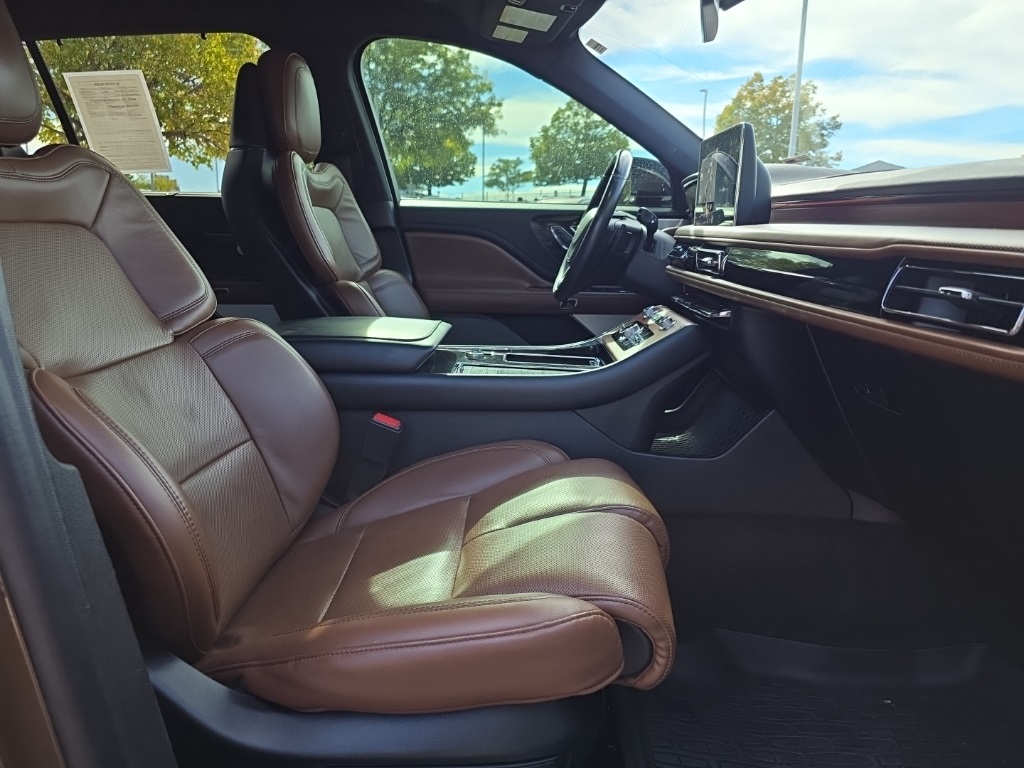 2022 Lincoln Aviator Grand Touring photo 21
