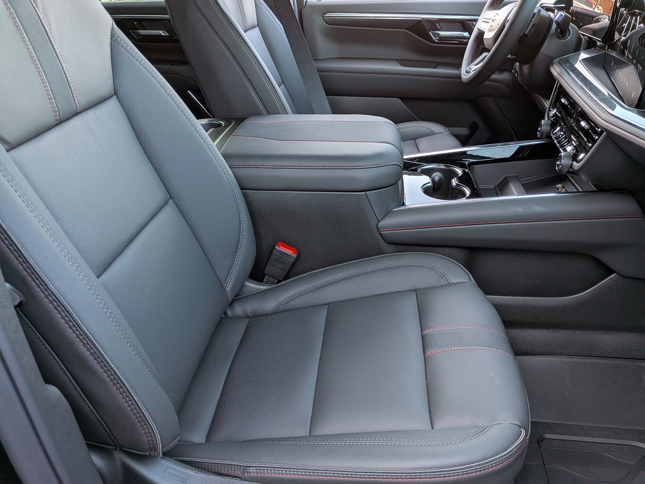 2026 Chevrolet Tahoe RST photo 32