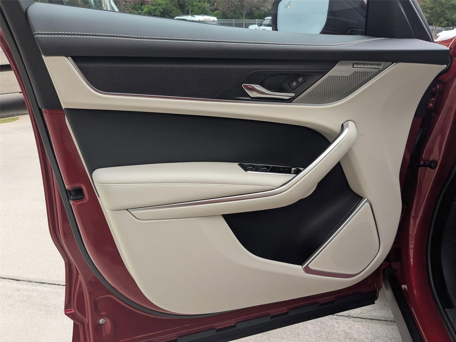 2026 Jaguar F-PACE P250 R-Dynamic S photo 11