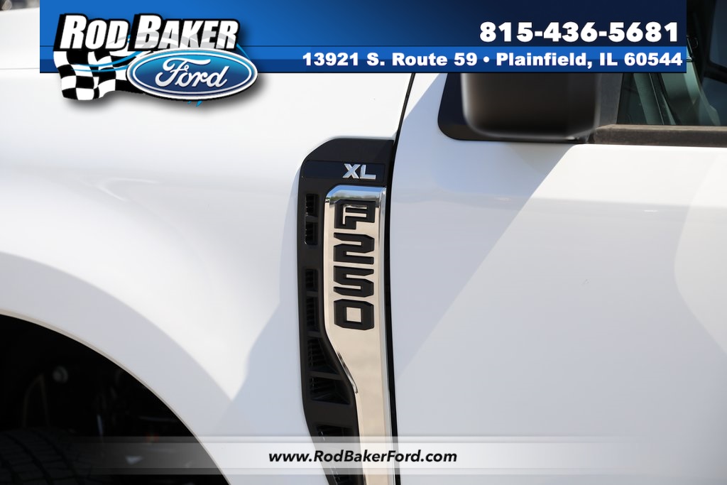 2025 Ford F-250 XL photo 2