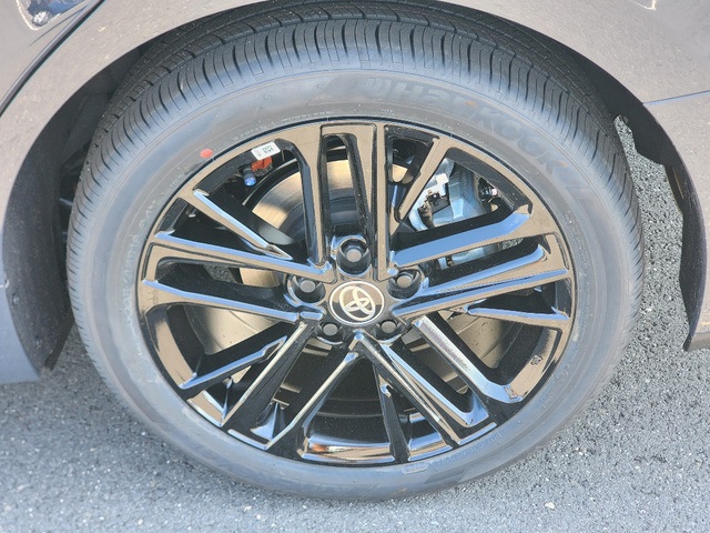 2025 Toyota Camry SE photo 6