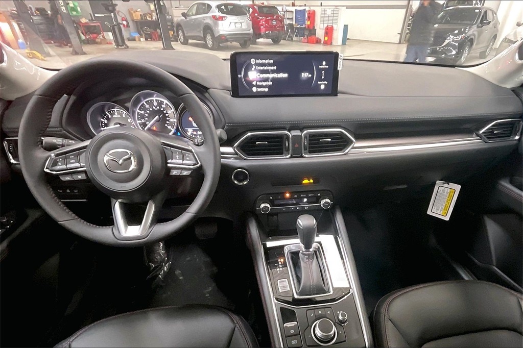 2025 MAZDA CX-5 - Image 4