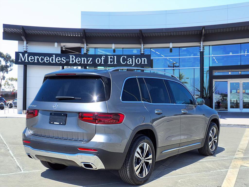 2026 Mercedes Benz GLB 250 photo 3