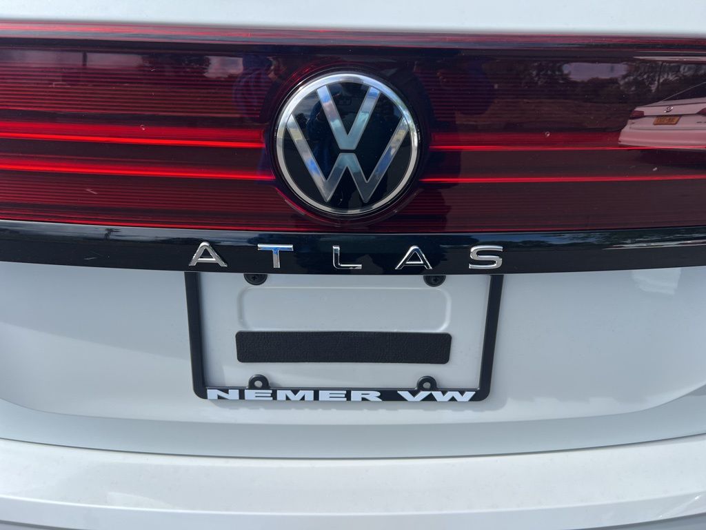 2026 Volkswagen Atlas Peak Edition SE photo 8
