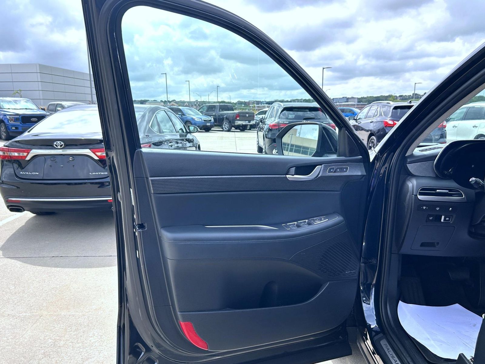 2023 Hyundai Palisade Limited photo 10
