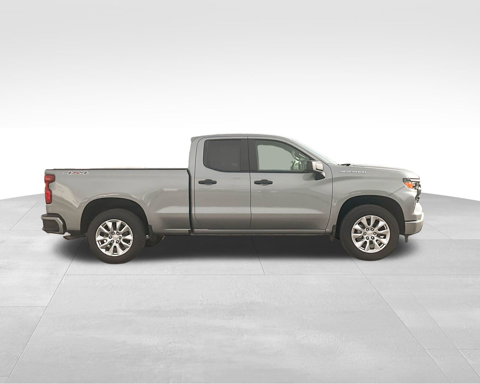 2025 Chevrolet Silverado 1500 Custom photo 4