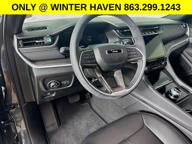 2025 Jeep Grand Cherokee Limited photo 8