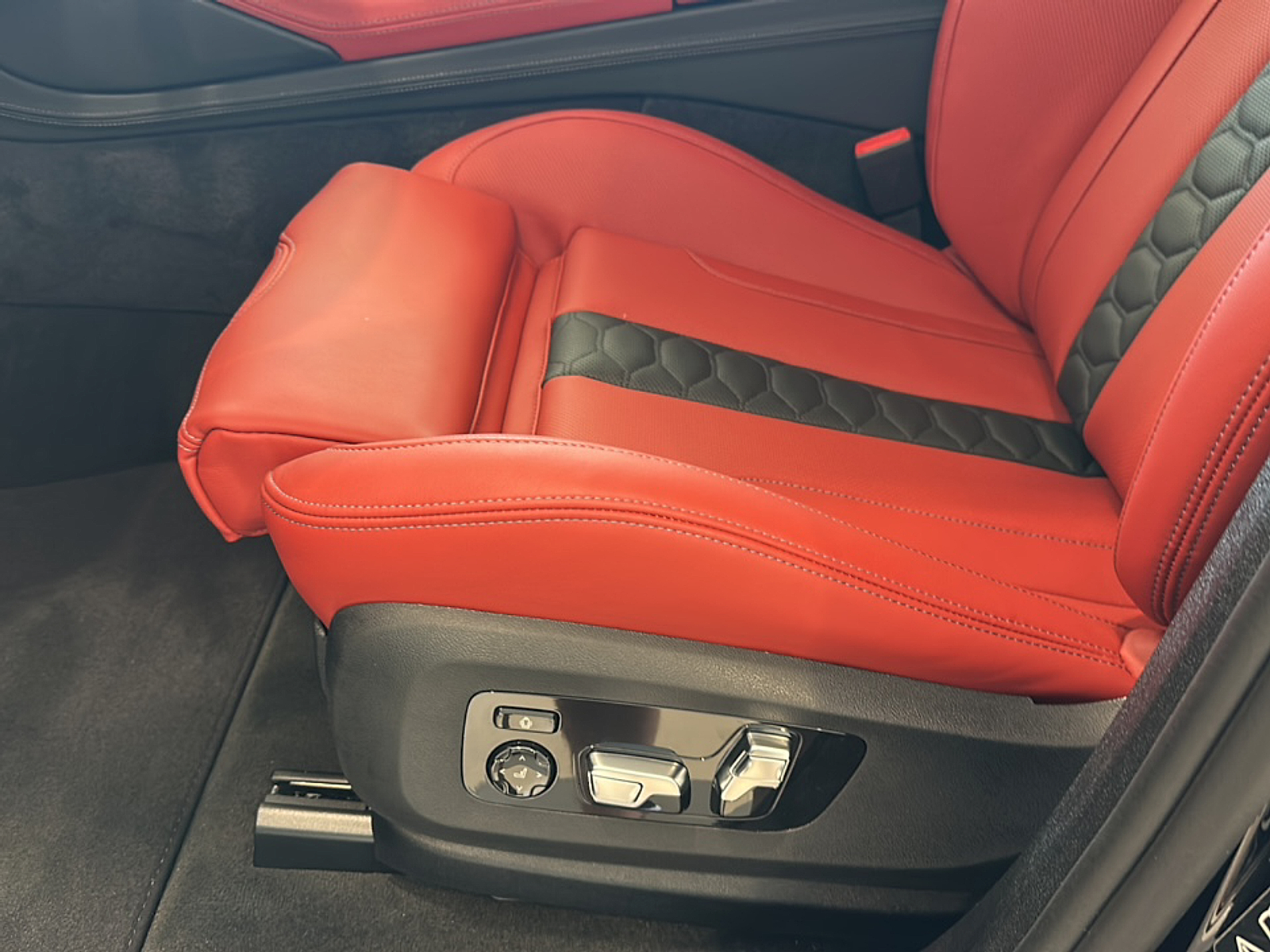 2026 Bmw X6 photo 7