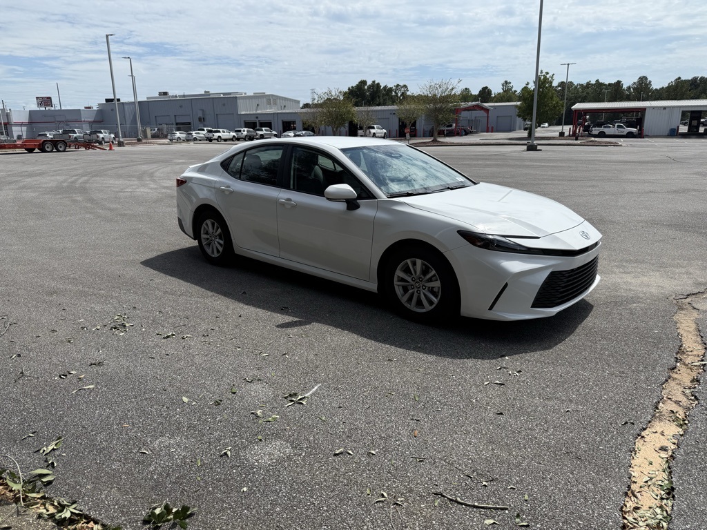2025 Toyota Camry photo 9