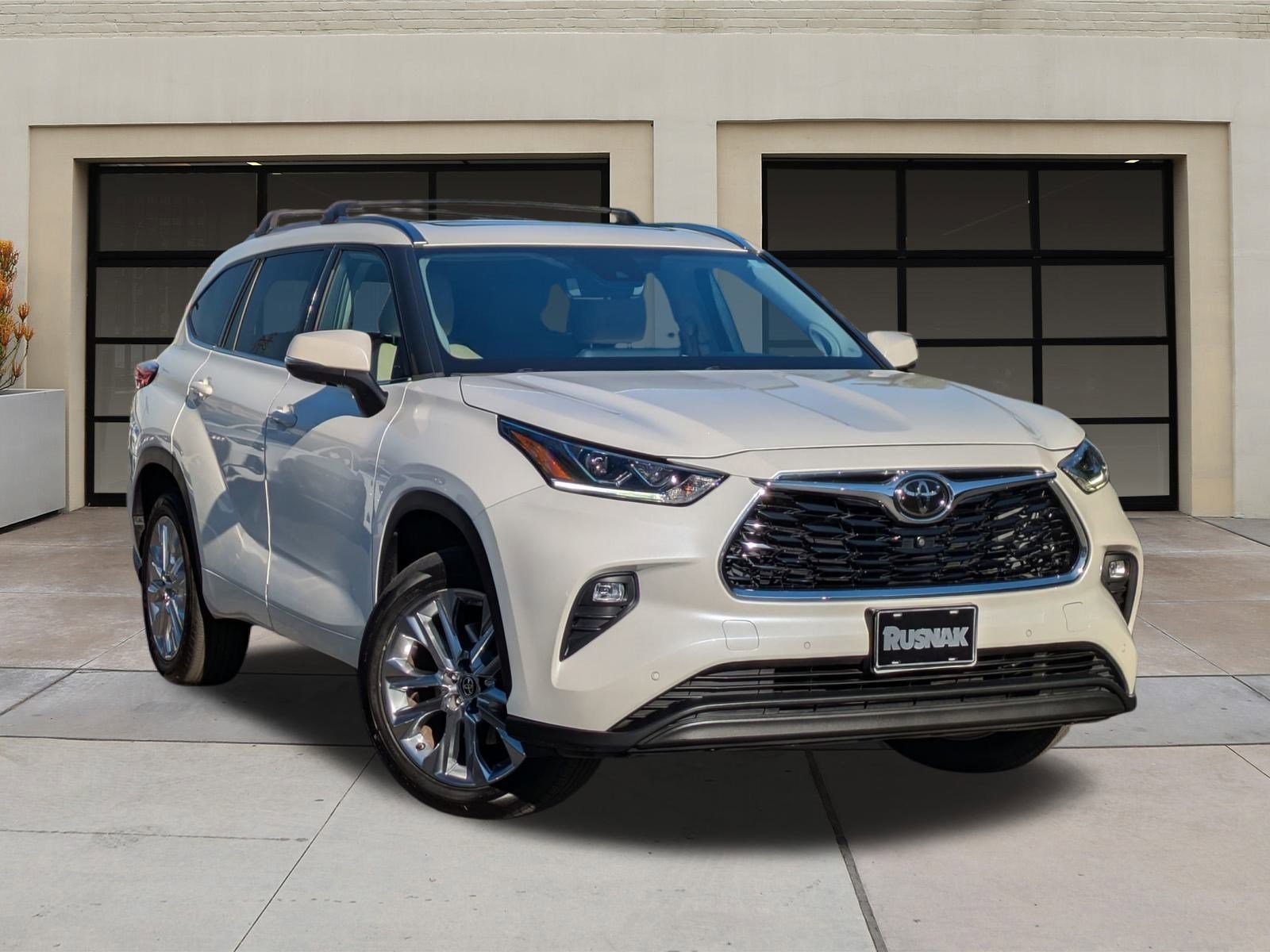 2020 Toyota Highlander Limited photo 29