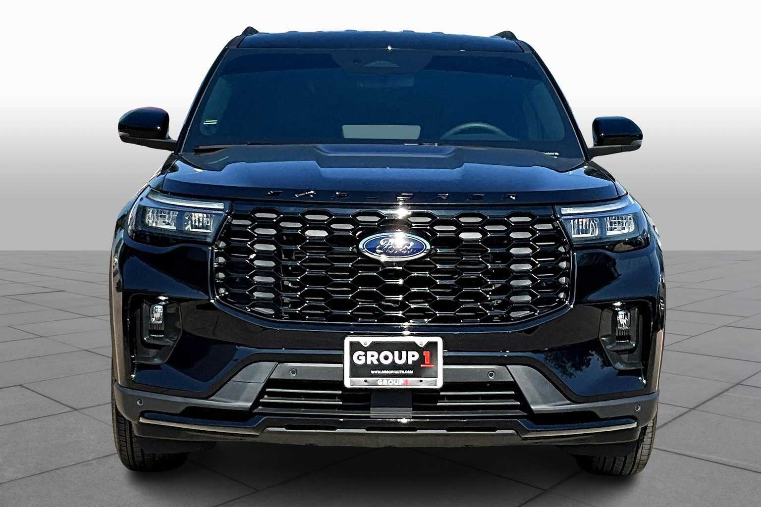 2025 Ford Explorer ST-Line photo 3