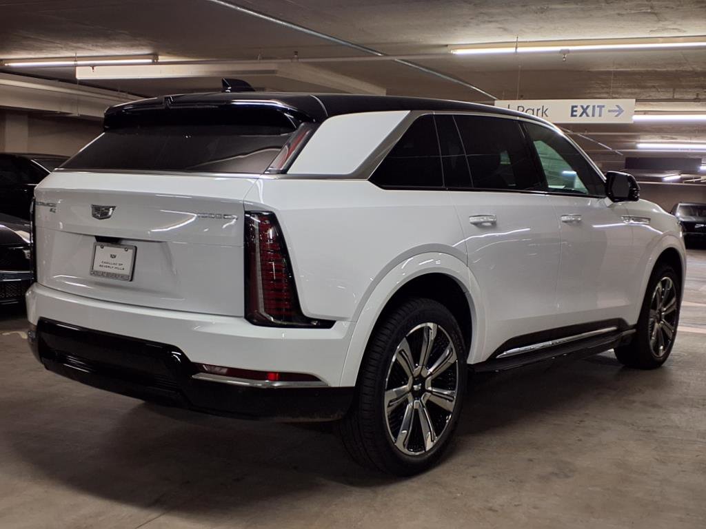 2025 Cadillac Escalade IQ Luxury photo 4