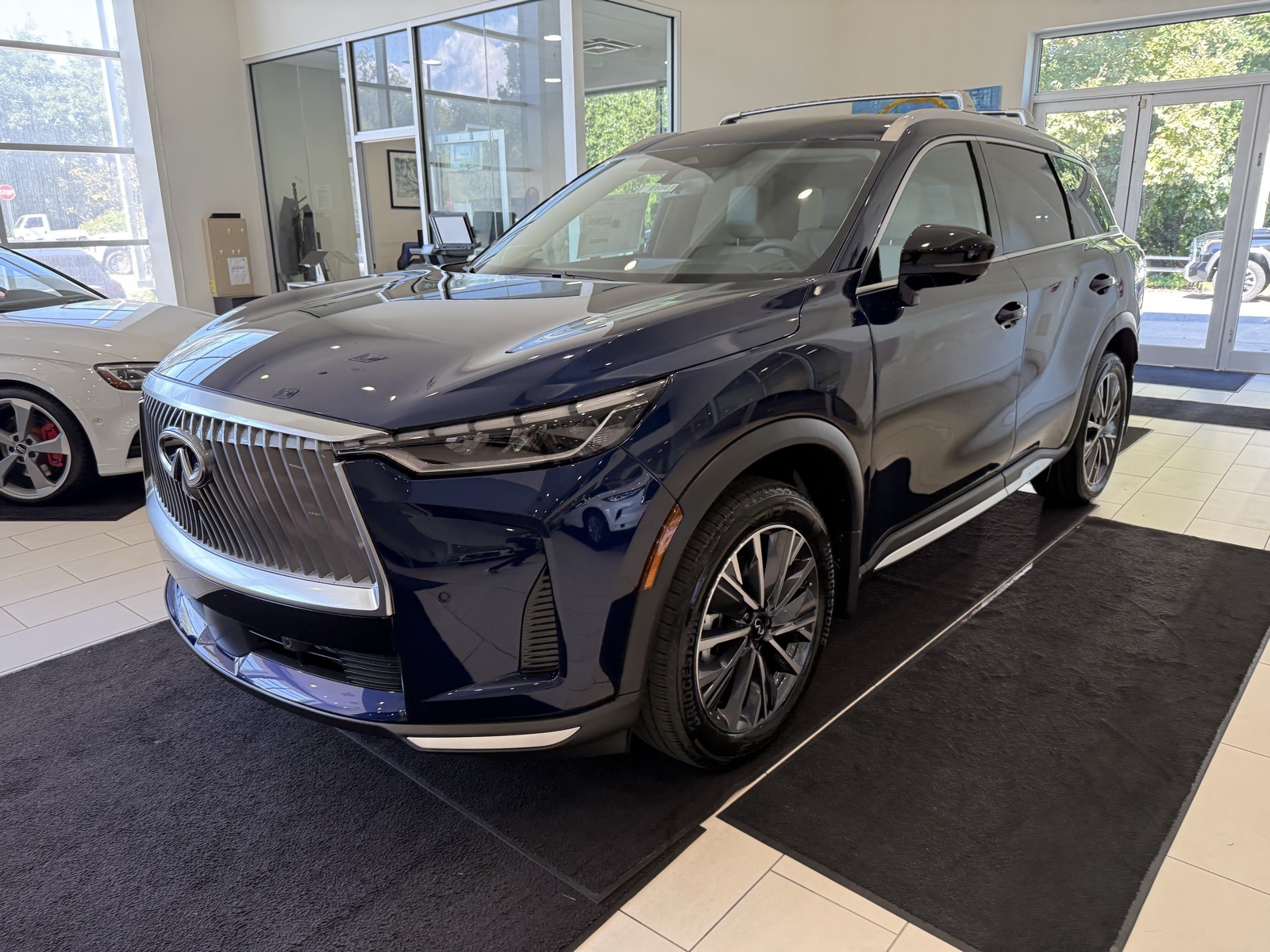 2026 Infiniti QX60 Luxe photo 3
