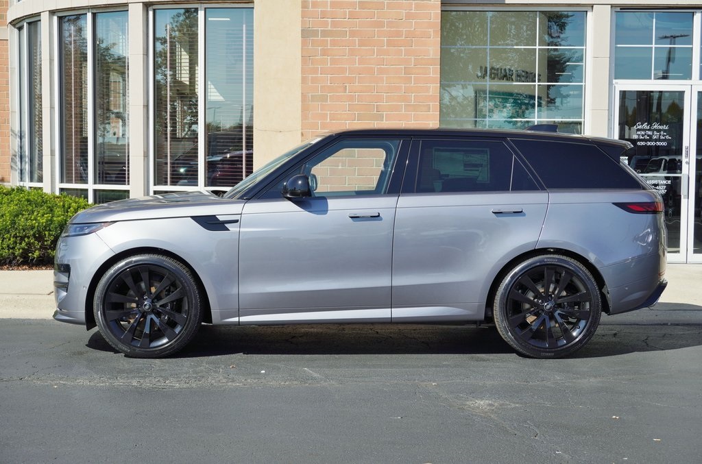 2025 Land Rover Range Rover Sport SE photo 2