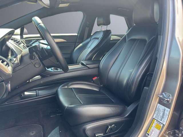 2020 Lincoln MKZ Standard photo 14
