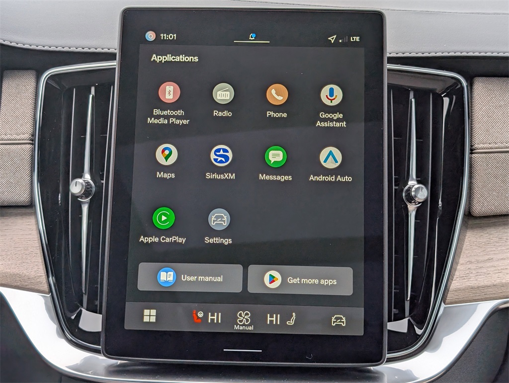 2026 Volvo XC90 B5 AWD Core photo 3