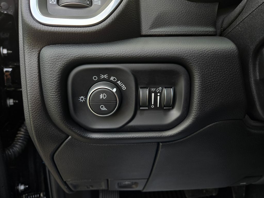 2025 Ram 2500 Laramie photo 11