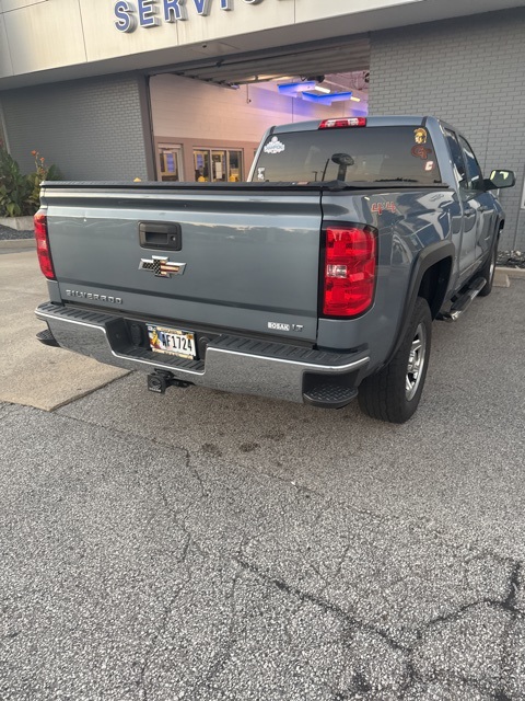 2016 Chevrolet Silverado 1500 LT photo 2