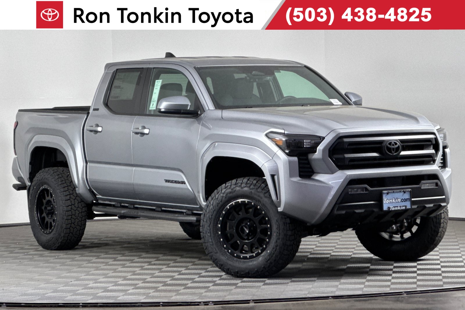 2025 Toyota Tacoma SR5's photo