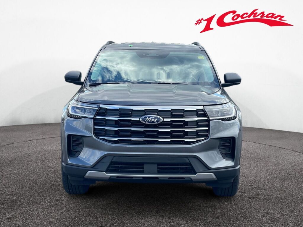 2026 Ford Explorer photo 2
