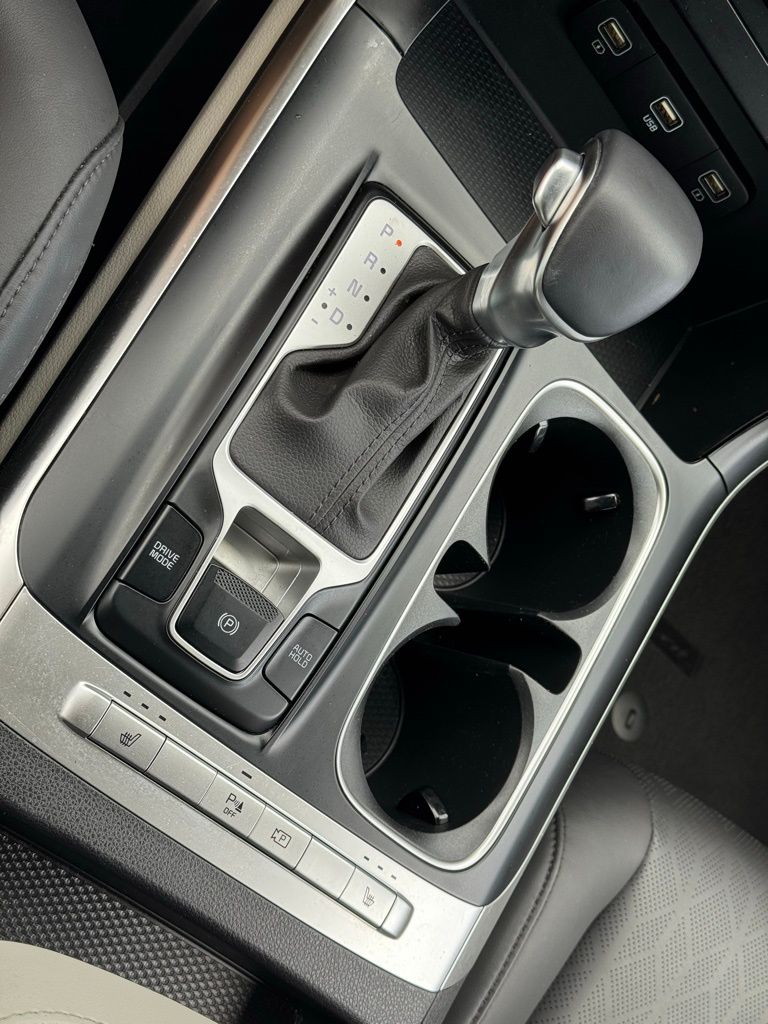 2023 Kia Carnival LX photo 28