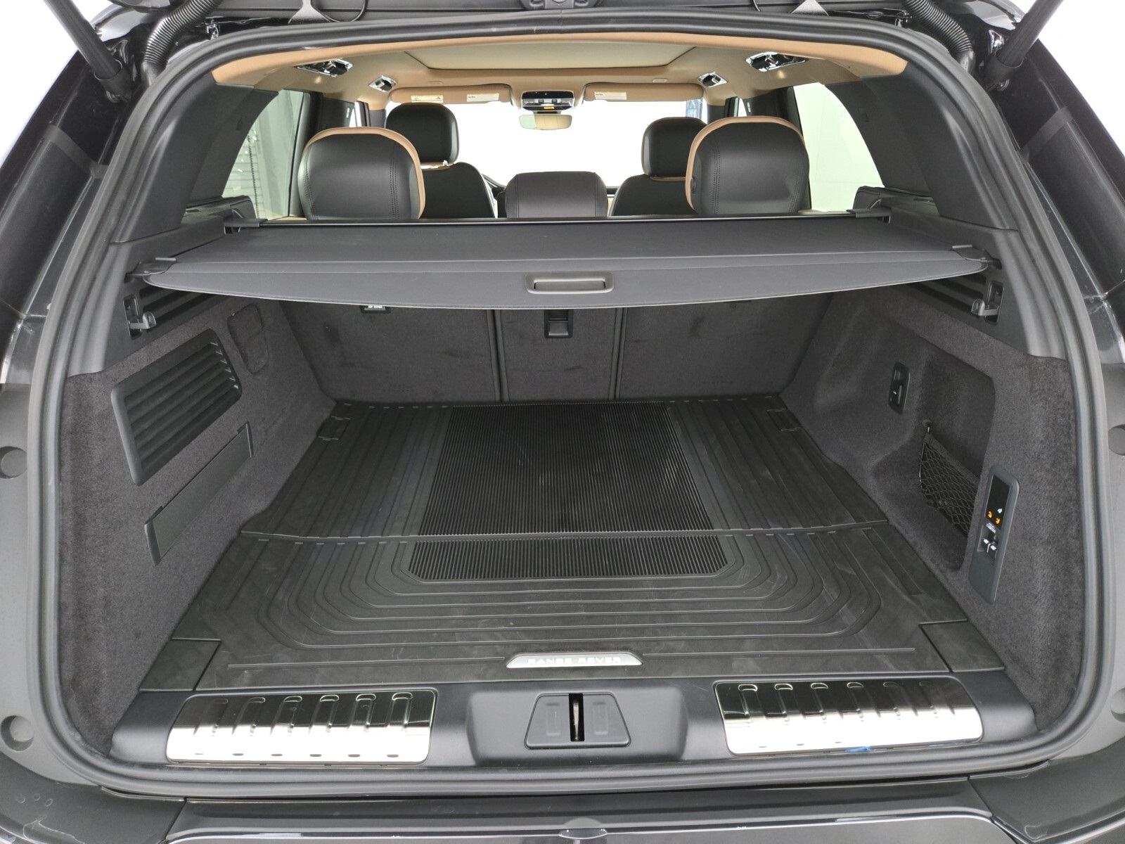 2025 Land Rover Range Rover Sport SE photo 10