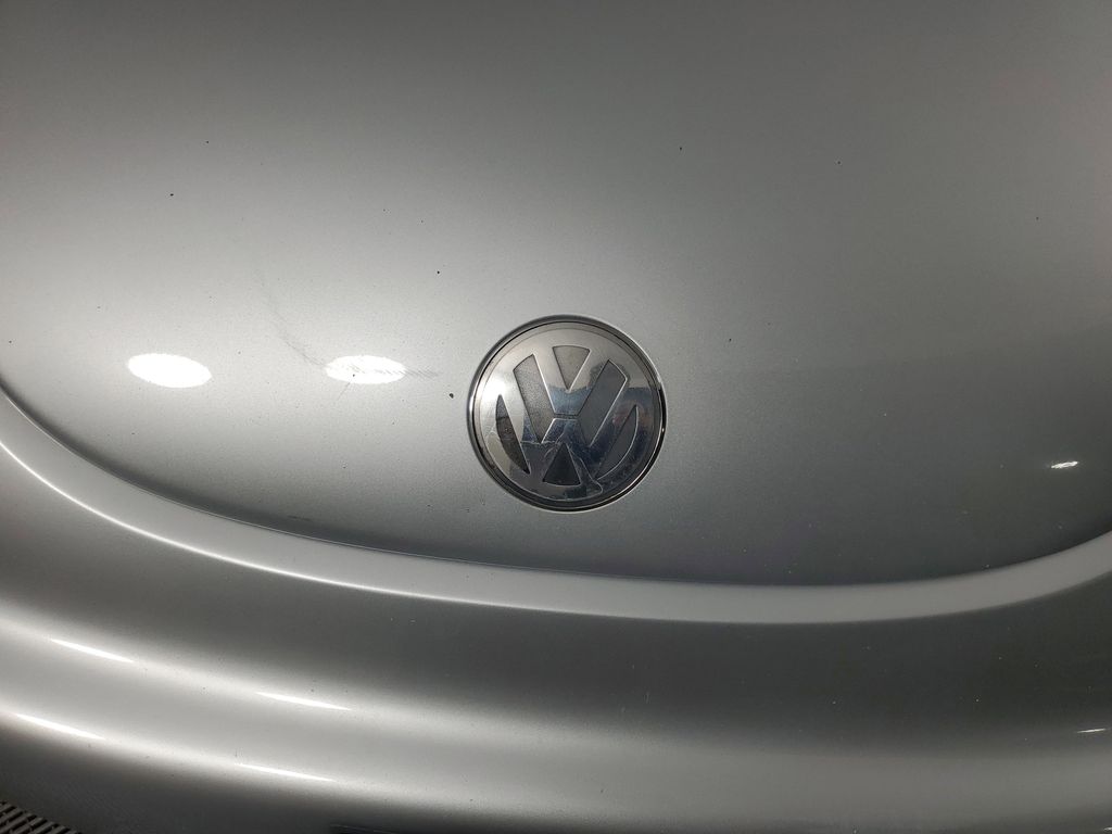 Used 2003  Volkswagen GL image 10
