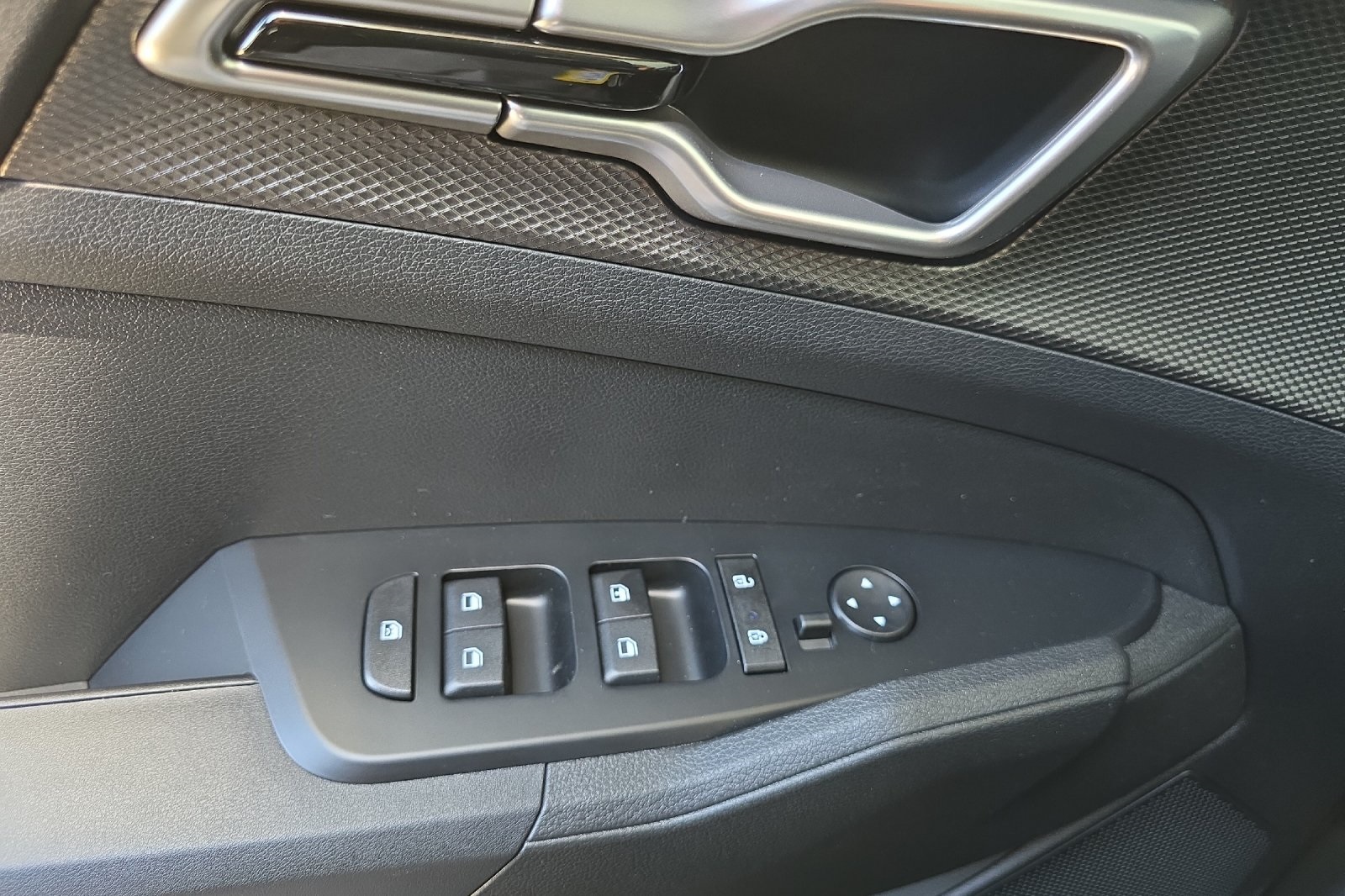 2025 Kia Sportage Hybrid LX photo 7