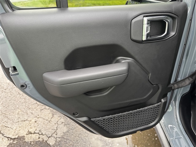 2025 Jeep Gladiator Willys photo 18