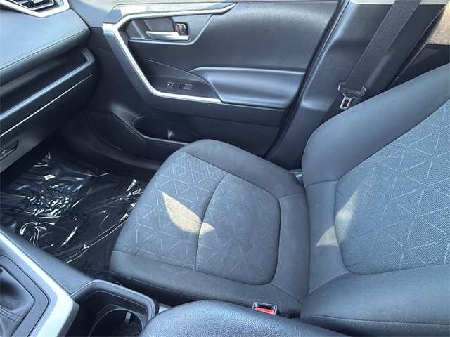 2023 Toyota RAV4 XLE photo 25