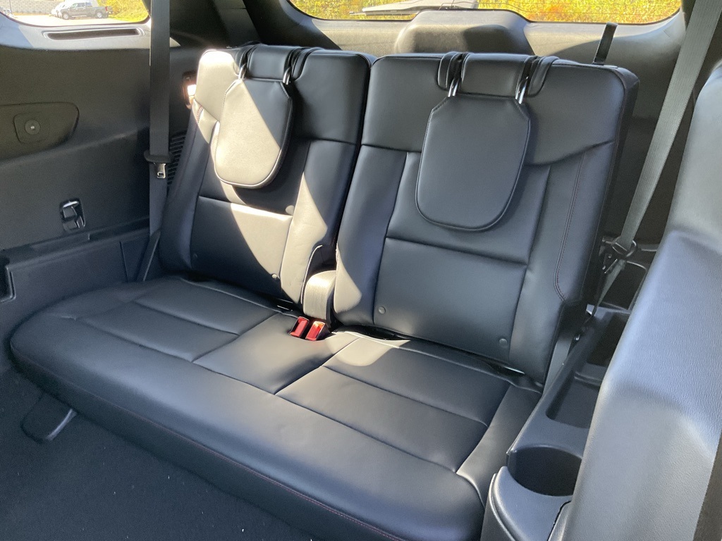 2025 Ford Explorer ST-Line photo 18