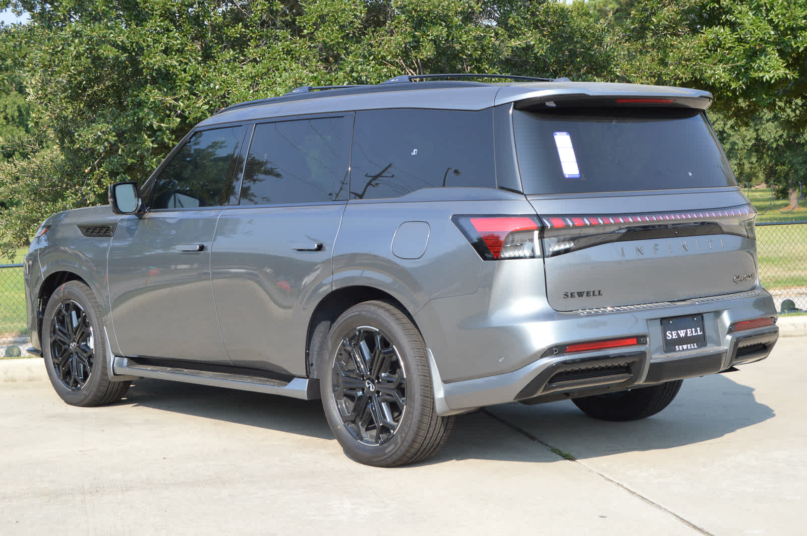 2026 Infiniti QX80 Sensory photo 3